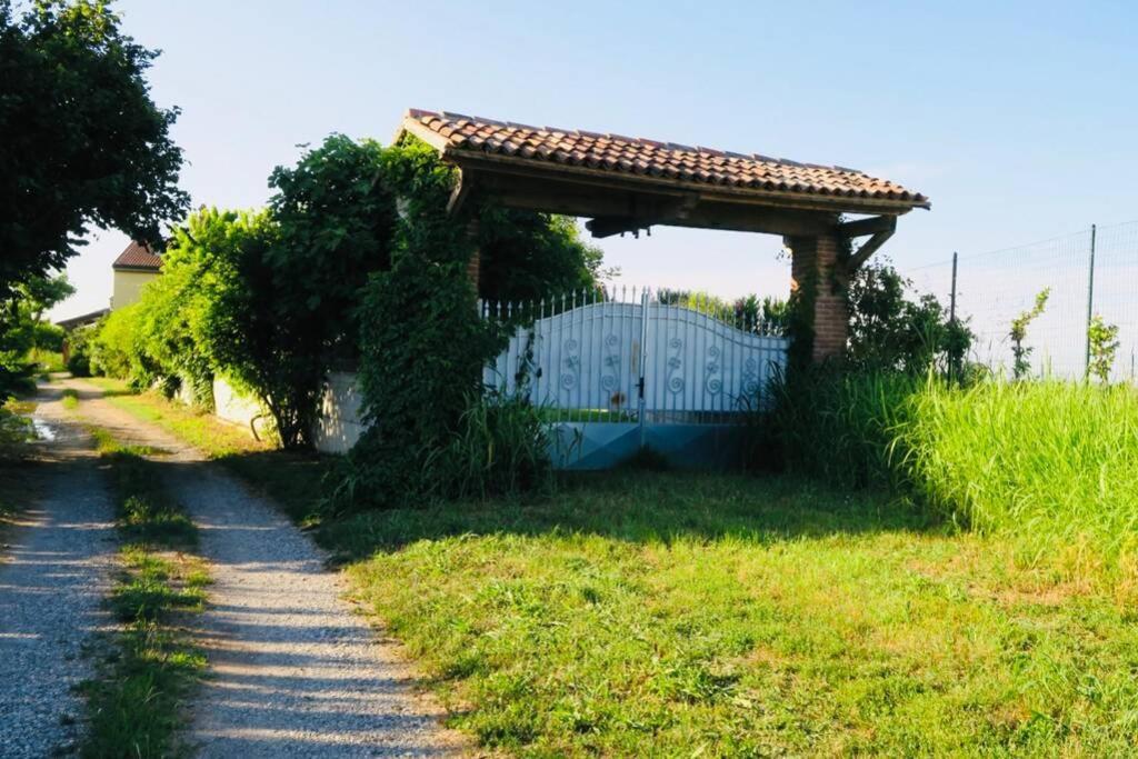 Вілла La Casa Nei Campi Badia Pavese Екстер'єр фото