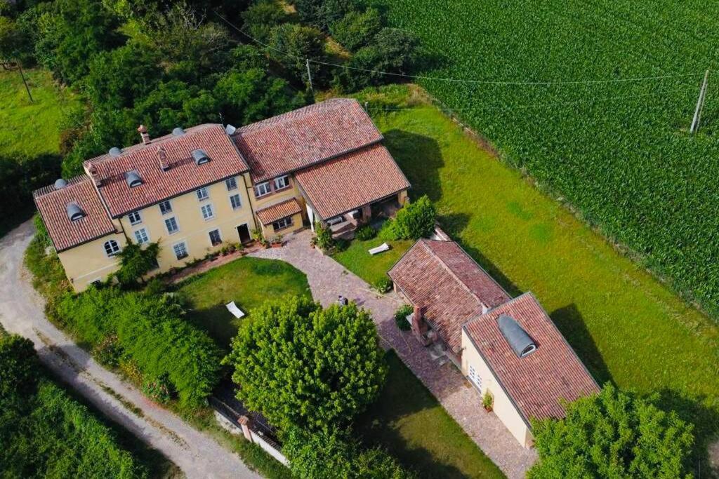Вілла La Casa Nei Campi Badia Pavese Екстер'єр фото
